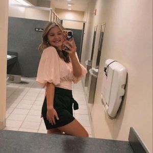 Meet your Posher, Kirra